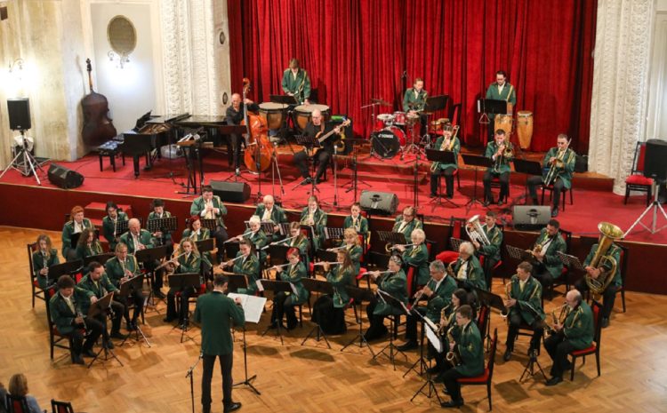 Blagdanski koncert Puhačkog orkestra grada Pule
