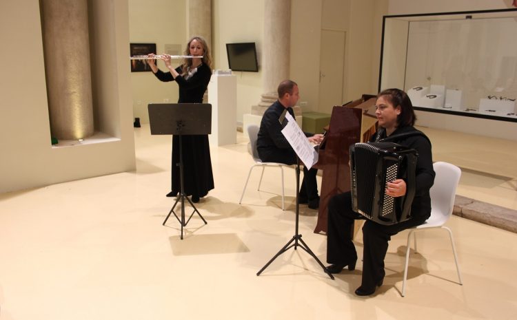 Samanta Stell, Anamarija Lovrečić i Sandro Vešligaj