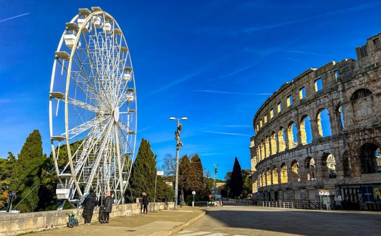  Apertura della ruota panoramica, parcheggio Karolina